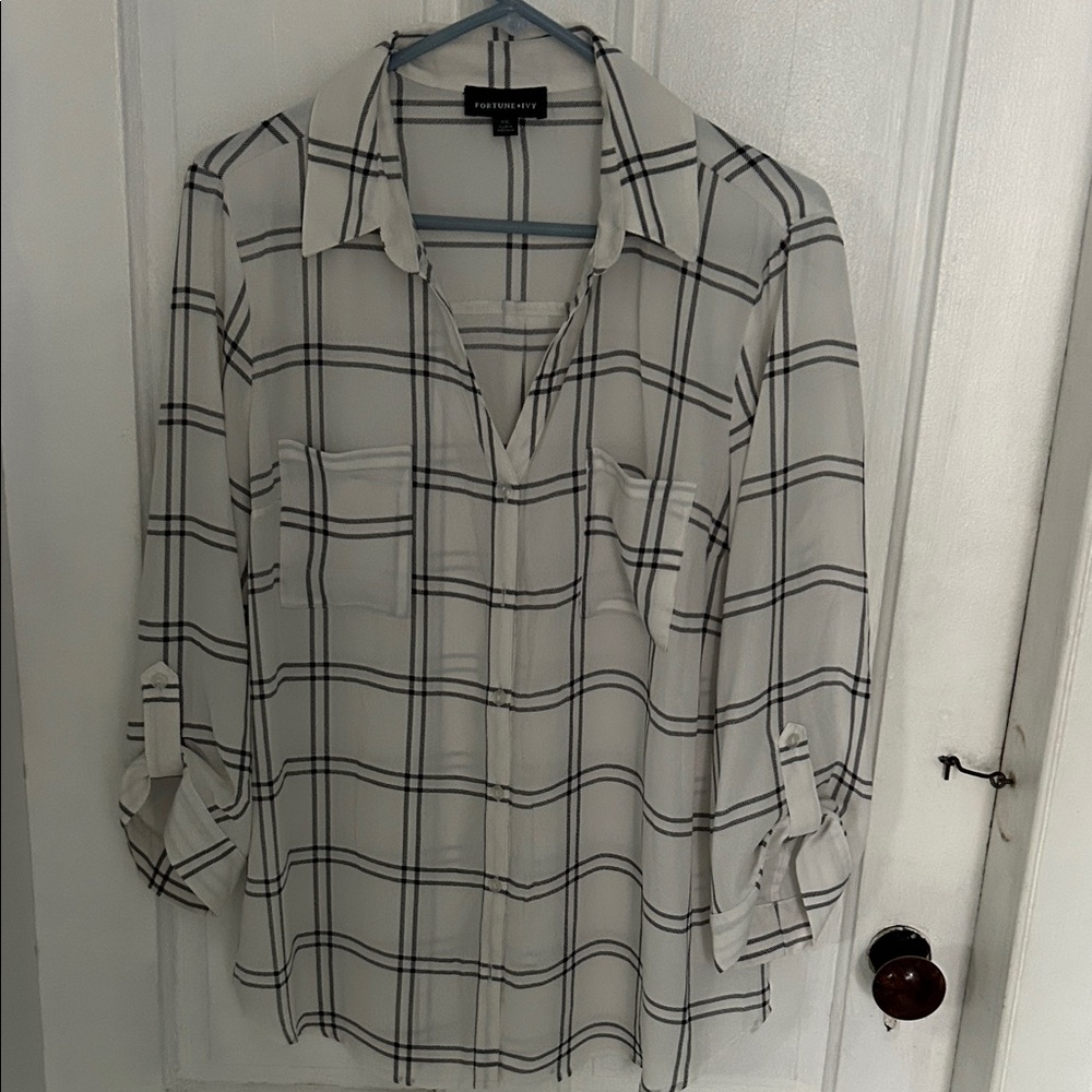 Chic Button-Down V-Neck Collared Shirt in White and Black